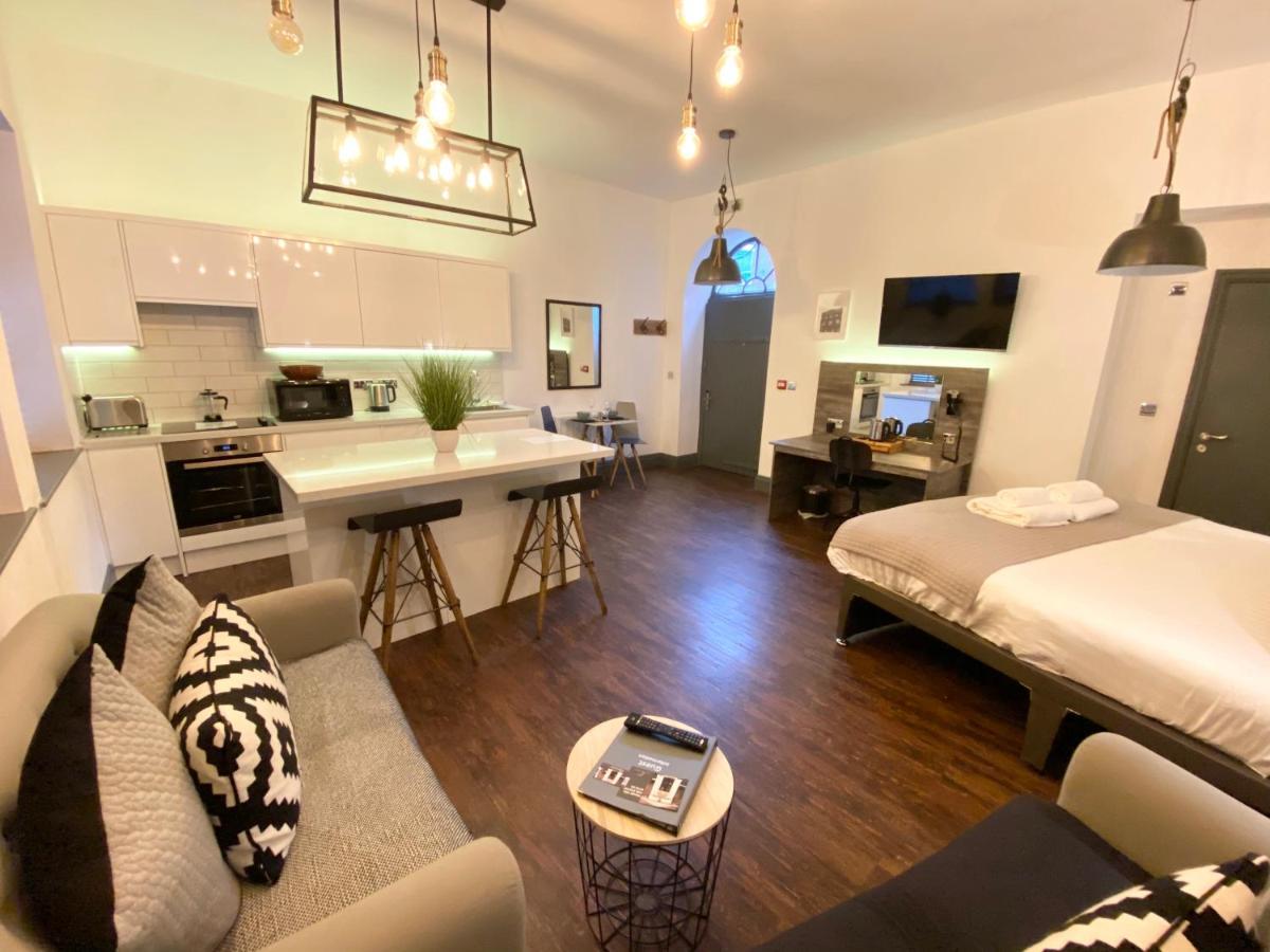 לידס Studio At The Coach House Apartments מראה חיצוני תמונה